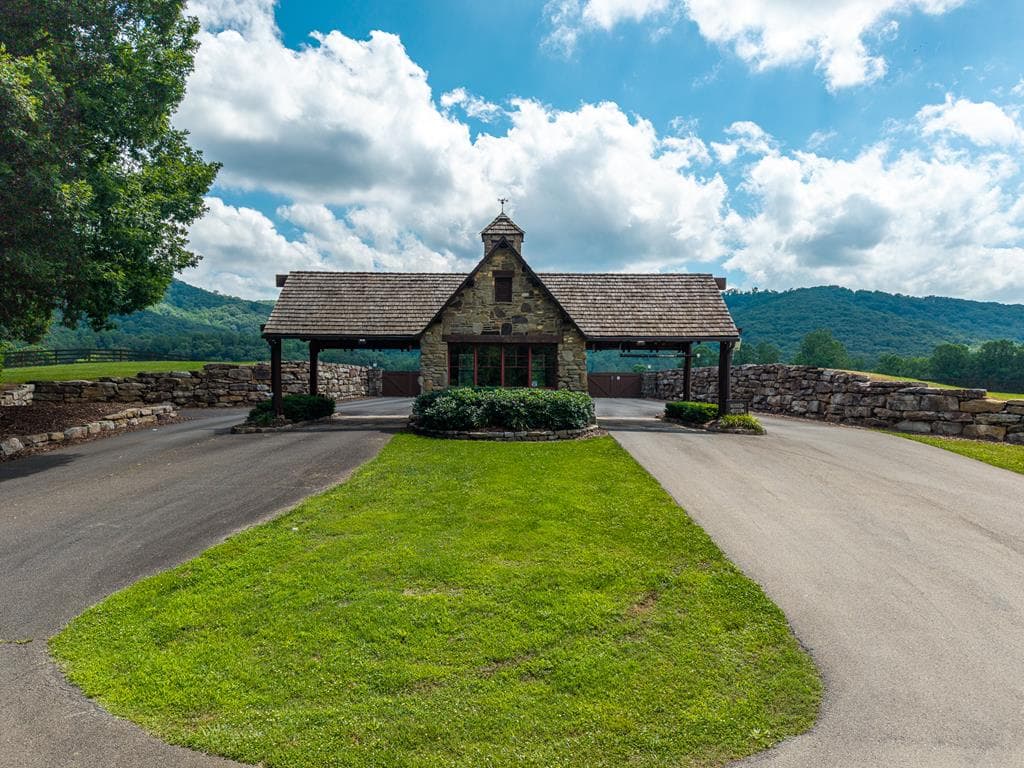 1252 Mountainside Parkway, Ellijay GA 30536 - Photo