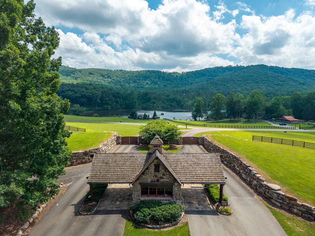 1252 Mountainside Parkway, Ellijay GA 30536 - Photo