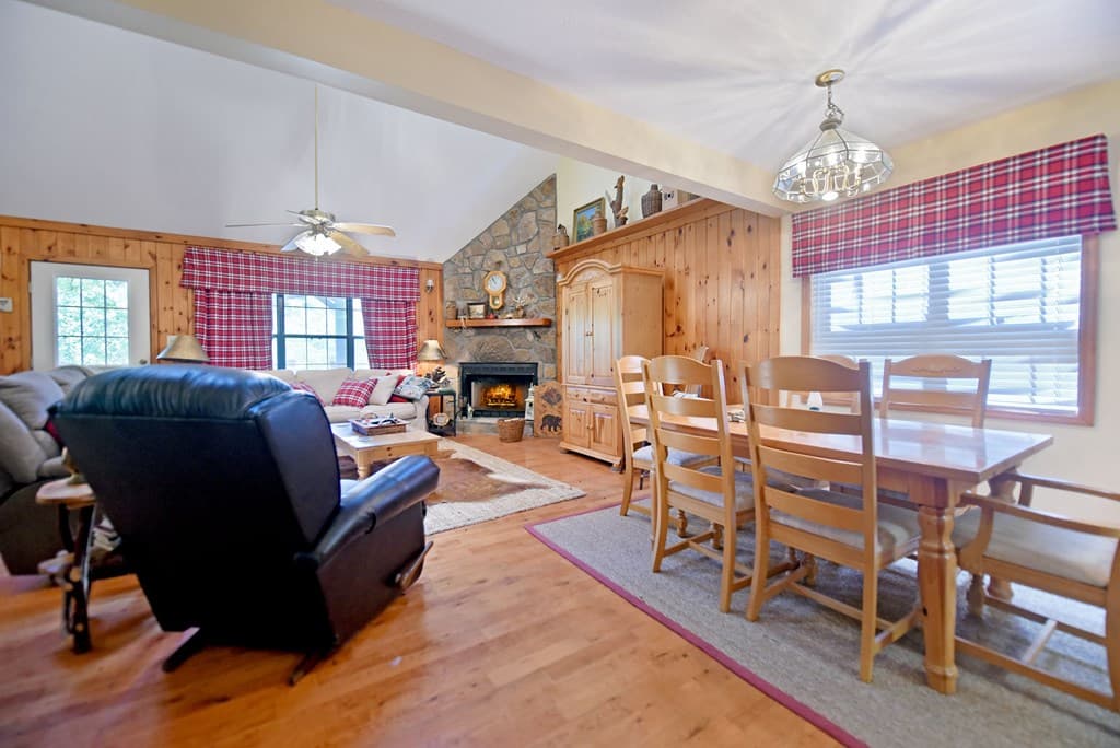 209 Moon Shadow Trail, Blairsville GA 30512 - Photo