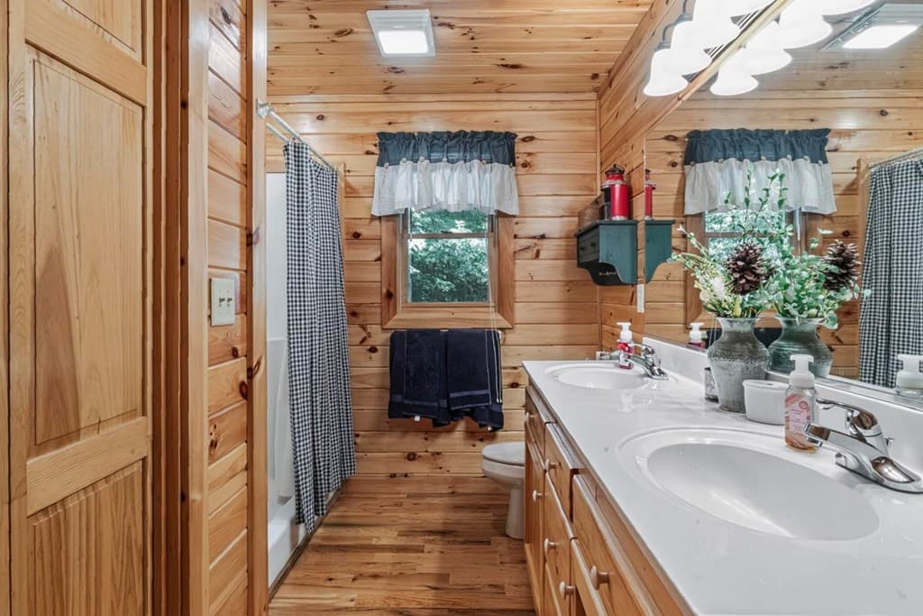 115 Lakota Trail, Blue Ridge GA 30513 - Photo