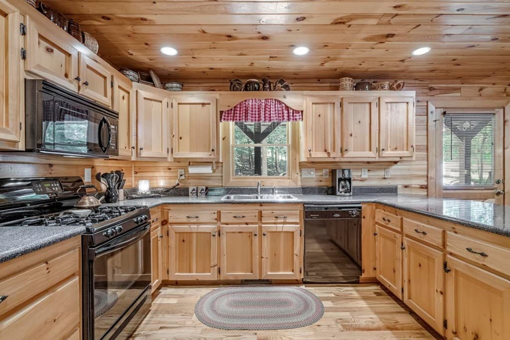 115 Lakota Trail, Blue Ridge GA 30513 - Photo