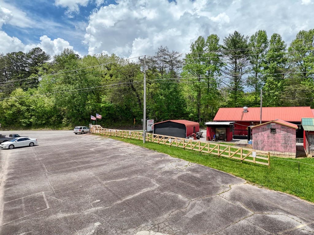 11026 Hwy 325 Papaw's Bbq, Blairsville GA 30512 - Photo