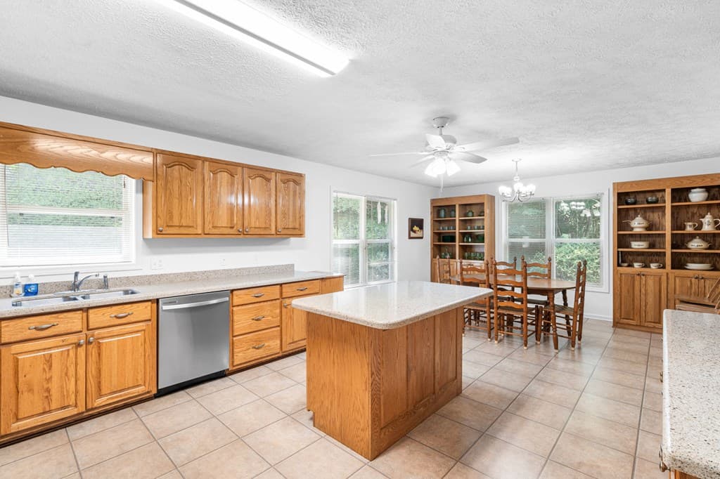 810 Hog Creek Road, Hiawassee MS 39546 - Photo