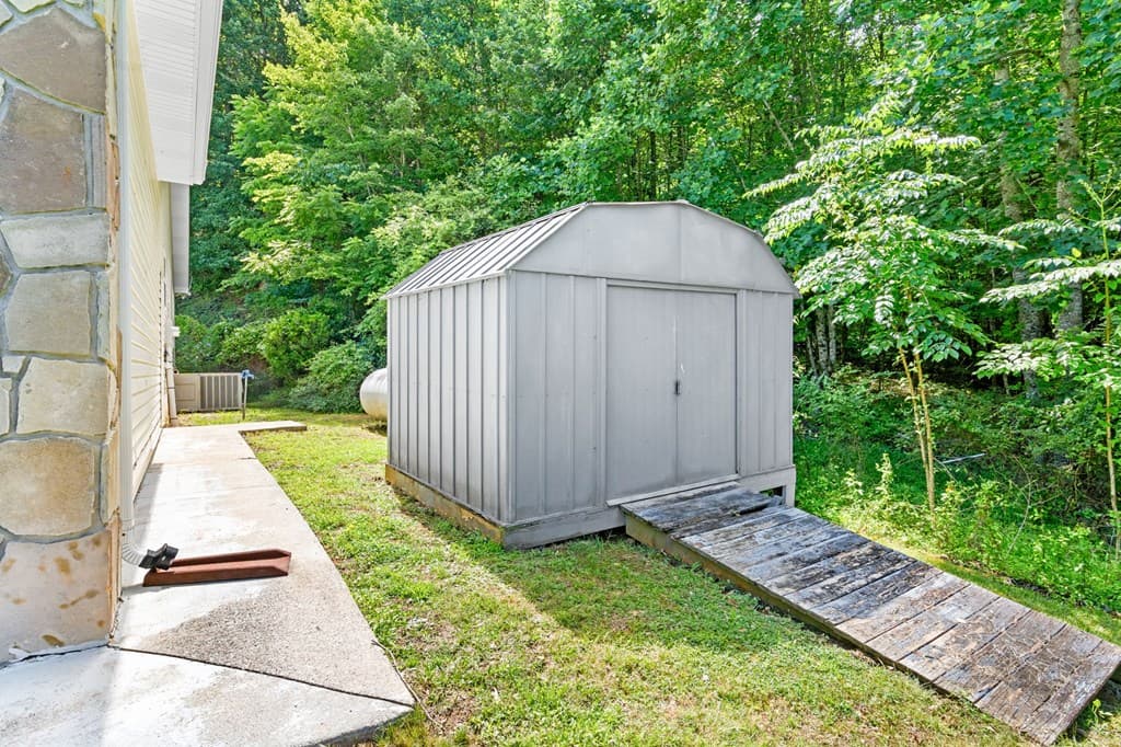 810 Hog Creek Road, Hiawassee MS 39546 - Photo