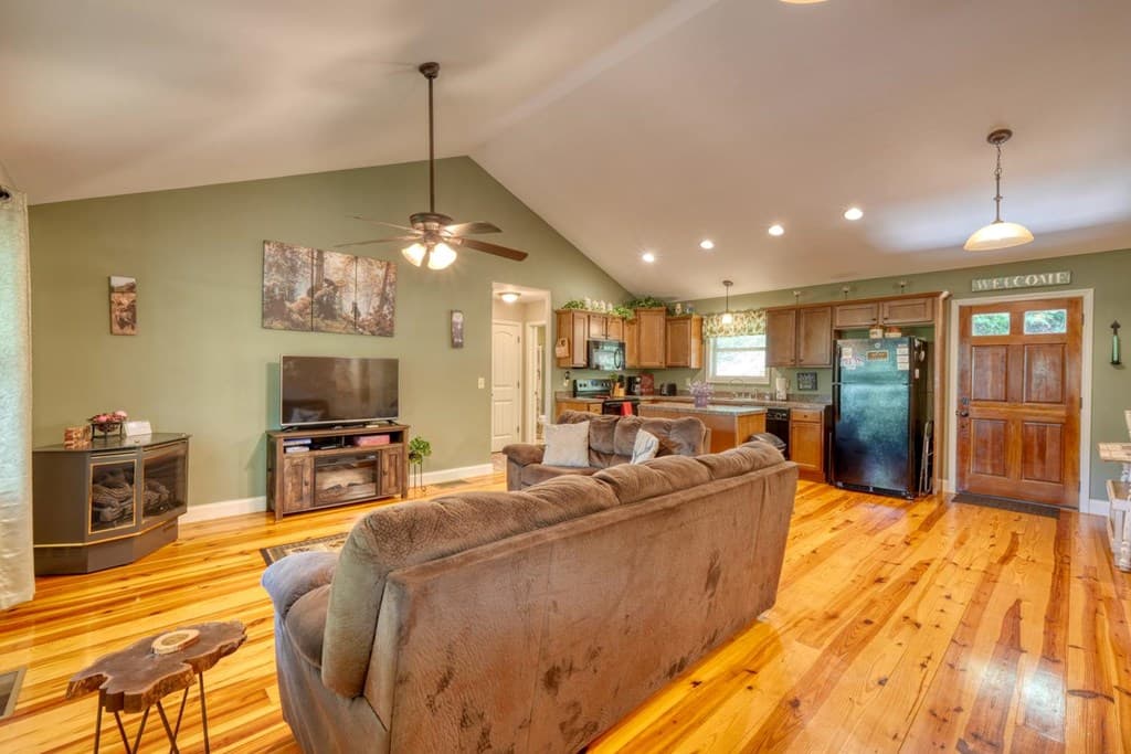 2270 Valley View Drive, Hiawassee GA 30546 - Photo