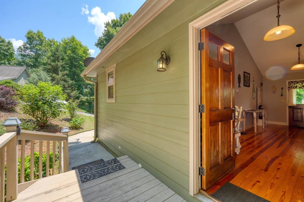 2270 Valley View Drive, Hiawassee GA 30546 - Photo