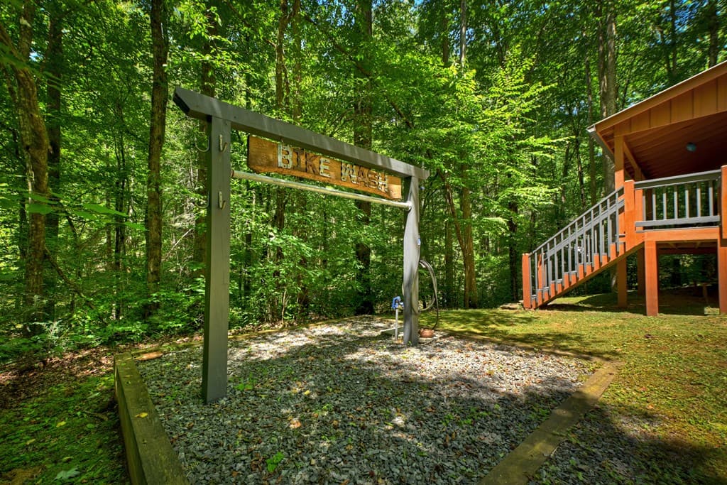 373 Barnes Creek Drive, Ellijay GA 30540 - Photo