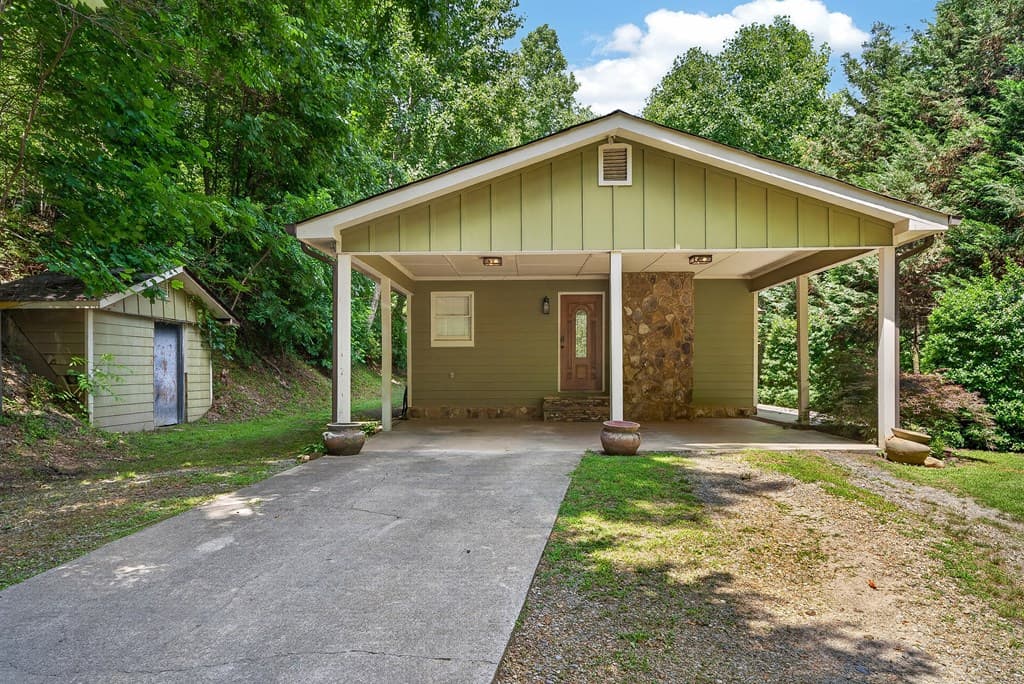 3425 Appalachian Hwy, Blue Ridge GA 30513 - Photo