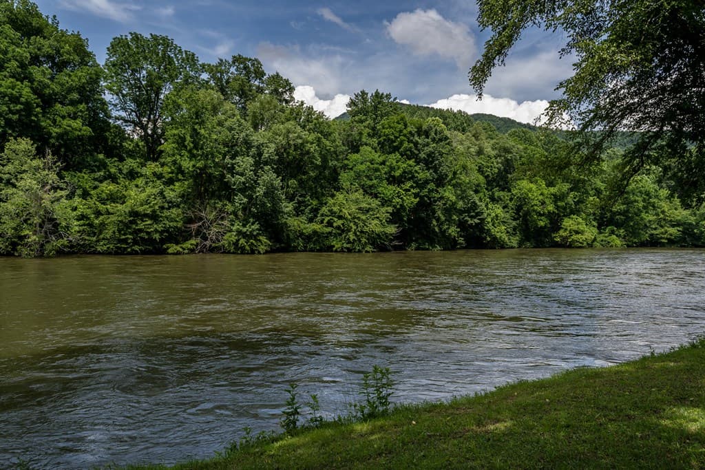 5518 Highway 30, Benton TN 37307 - Photo