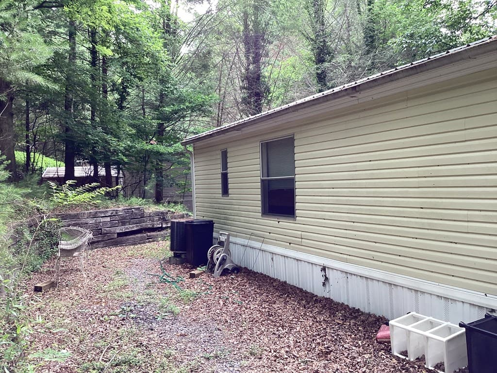 4302 Rock Creek Road, Hiawassee GA 30546 - Photo