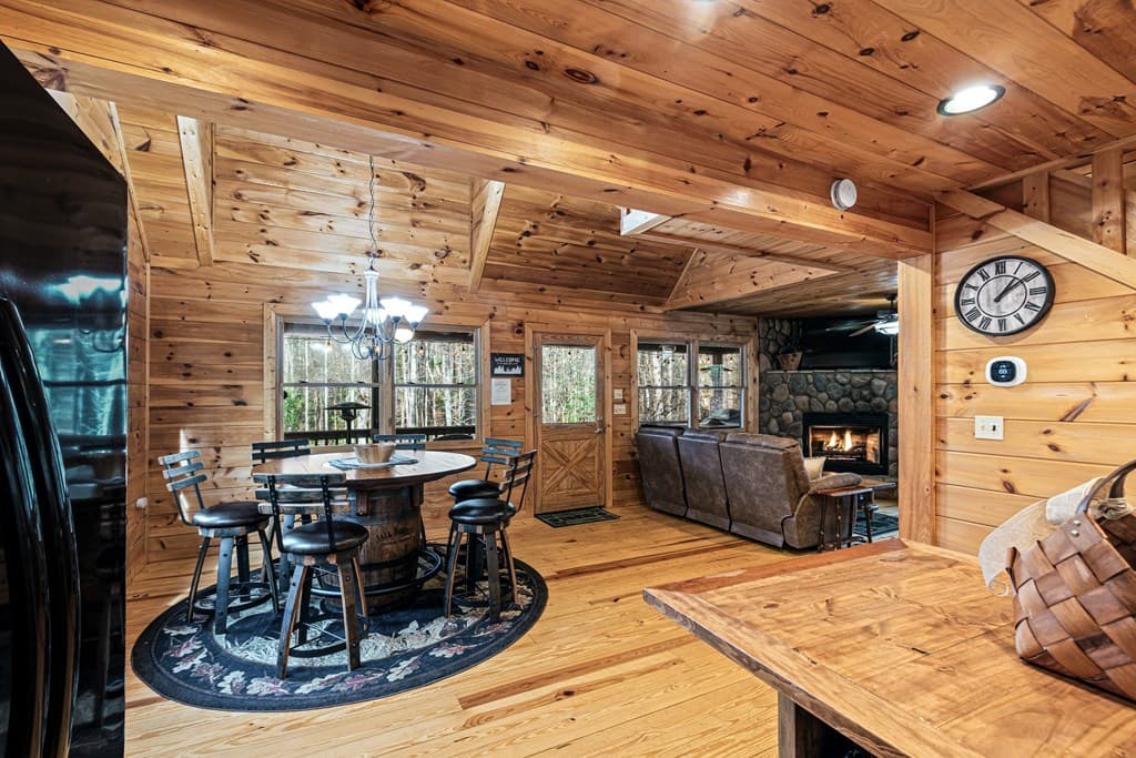 850 Mountain Lake Circle, Blue Ridge GA 30513 - Photo