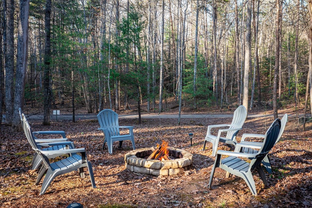 850 Mountain Lake Circle, Blue Ridge GA 30513 - Photo