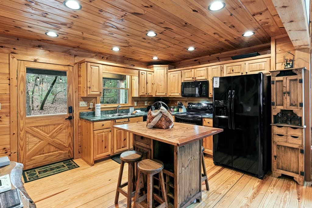 850 Mountain Lake Circle, Blue Ridge GA 30513 - Photo