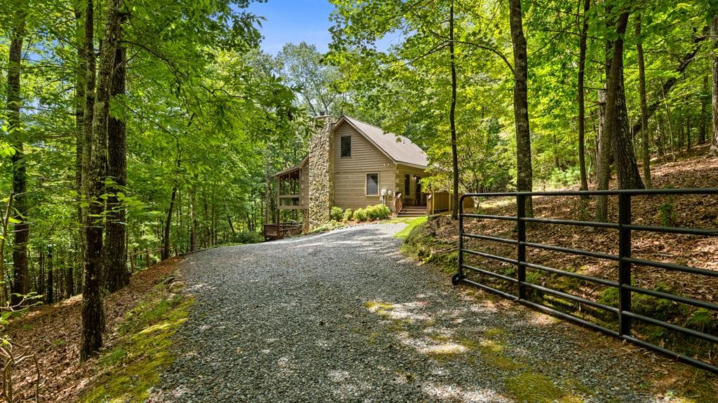 219 Ridge Top Lane, Blue Ridge GA 30513 - Photo