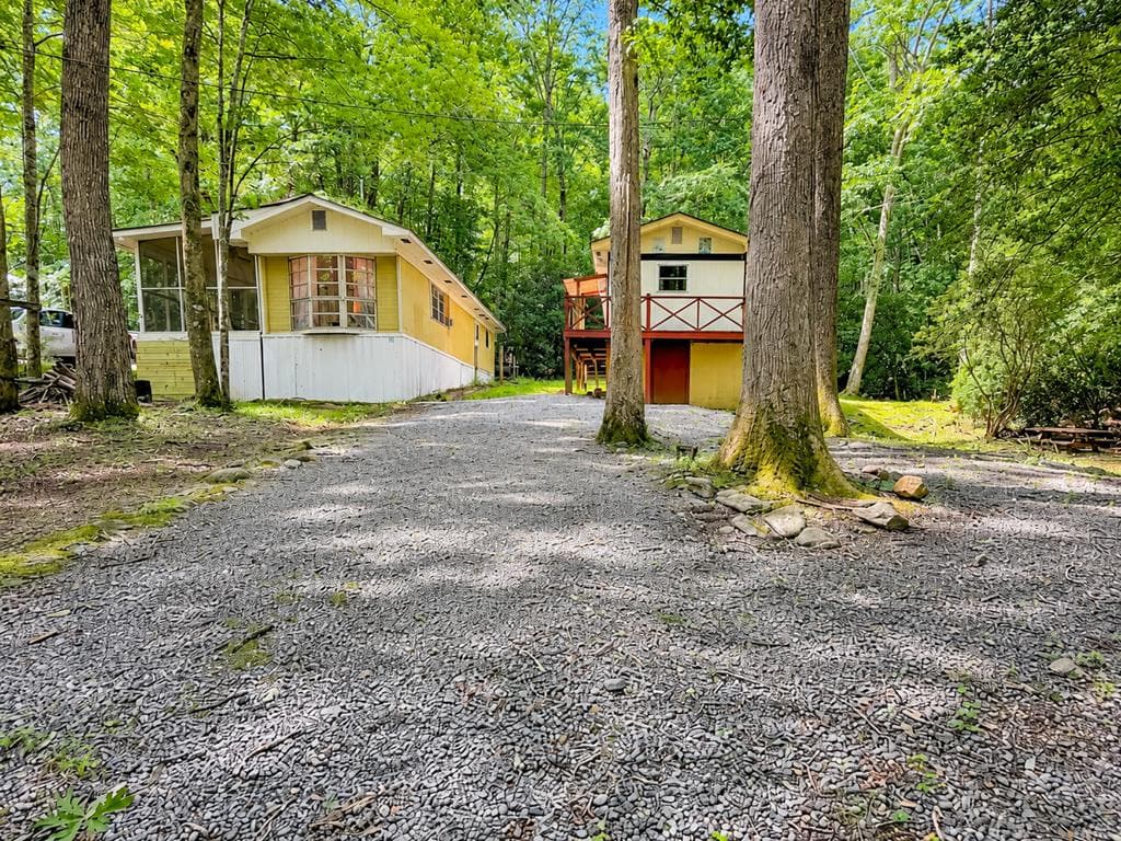 480 Wahu Hu Drive, Hiawassee GA 30546 - Primary photo