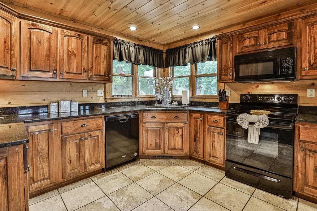 175 Cochise Road, Blue Ridge GA 30513 - Photo