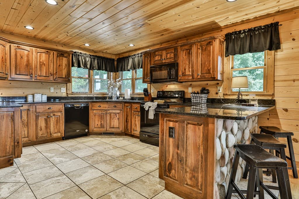 175 Cochise Road, Blue Ridge GA 30513 - Photo