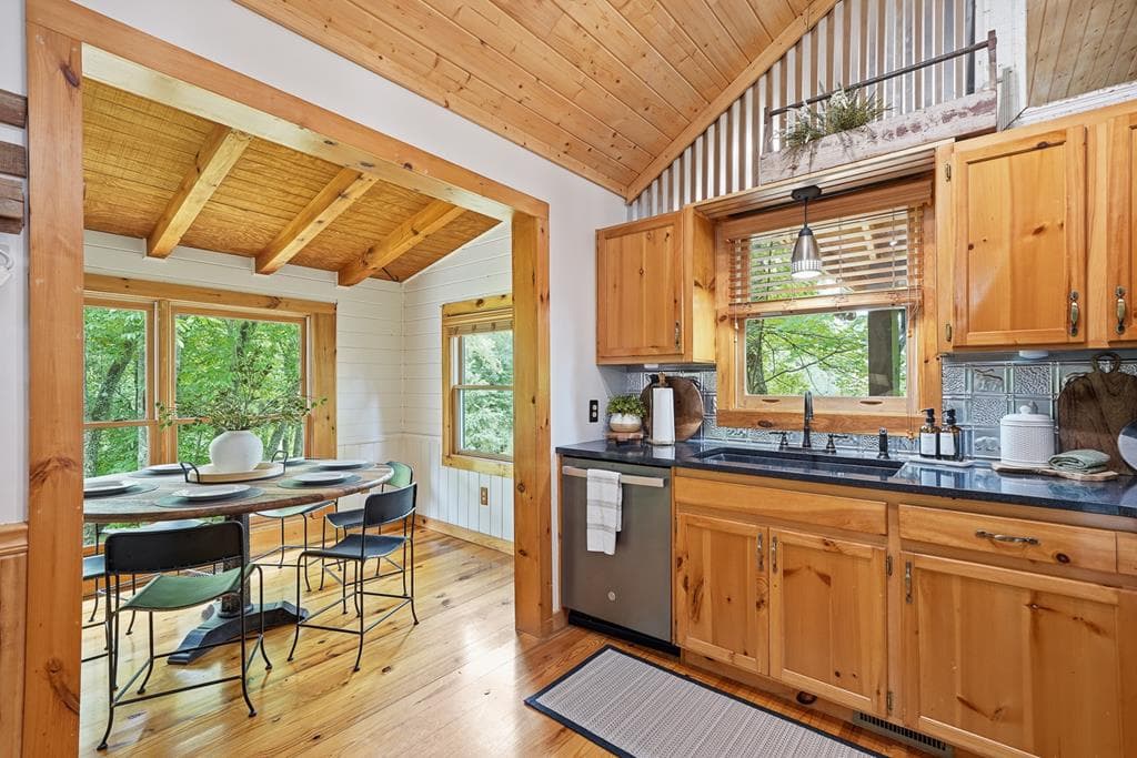 28 Wood Lane, Blue Ridge GA 30513 - Photo