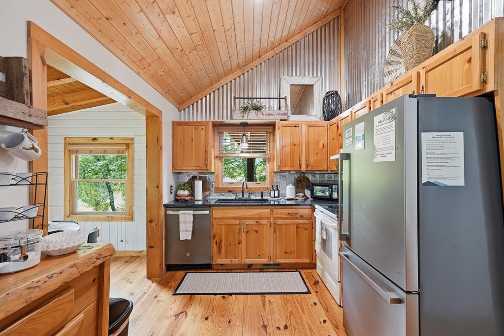 28 Wood Lane, Blue Ridge GA 30513 - Photo