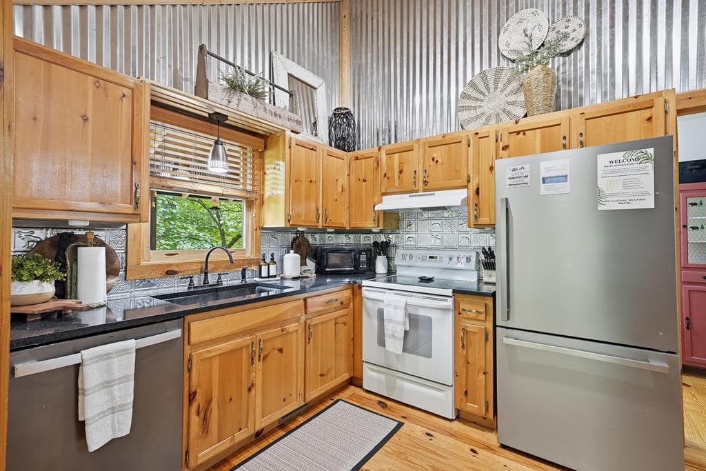 28 Wood Lane, Blue Ridge GA 30513 - Photo