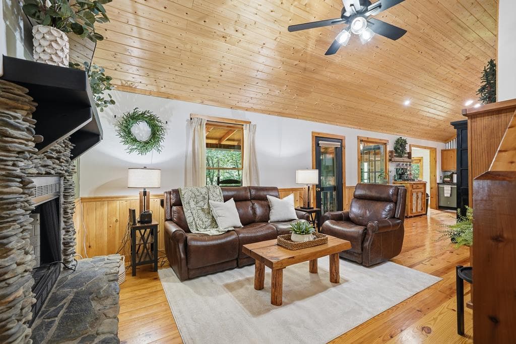 28 Wood Lane, Blue Ridge GA 30513 - Photo