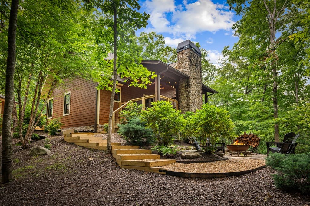2634 Mountain Tops Road, Blue Ridge GA 30513 - Photo