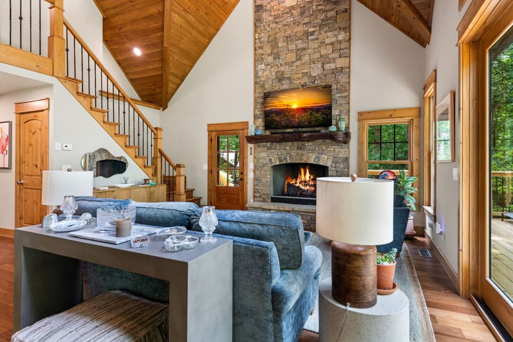 2634 Mountain Tops Road, Blue Ridge GA 30513 - Photo
