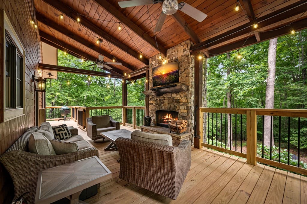 2634 Mountain Tops Road, Blue Ridge GA 30513 - Photo