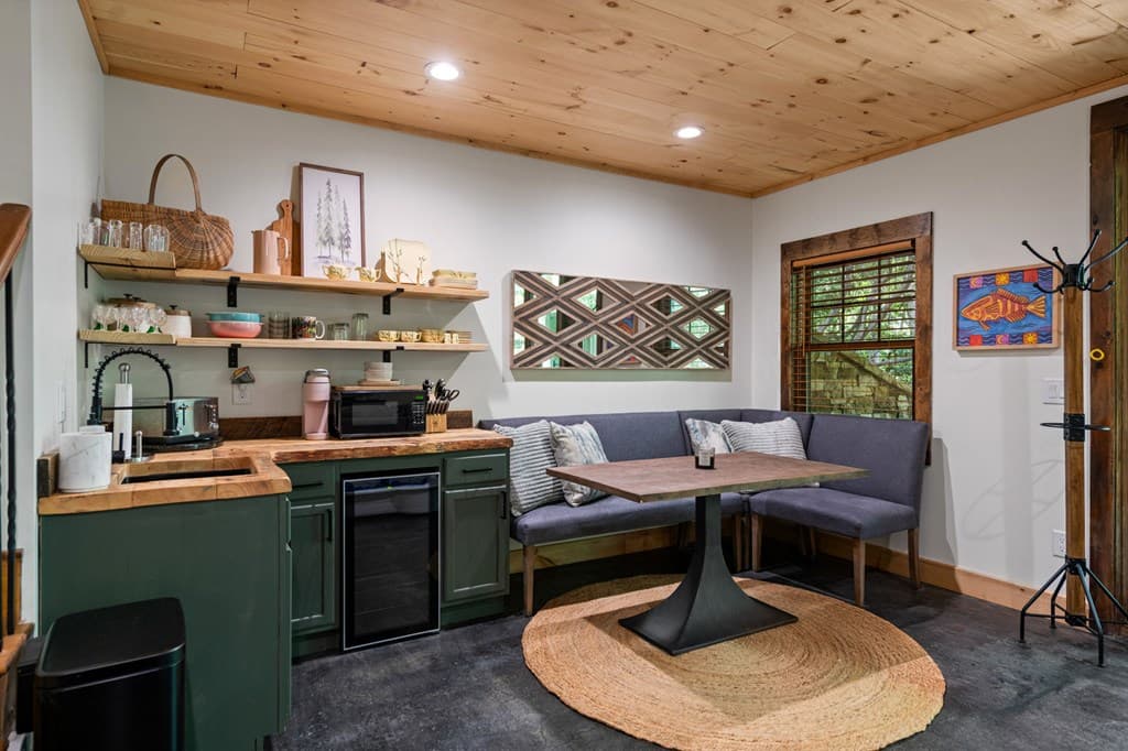 2634 Mountain Tops Road, Blue Ridge GA 30513 - Photo