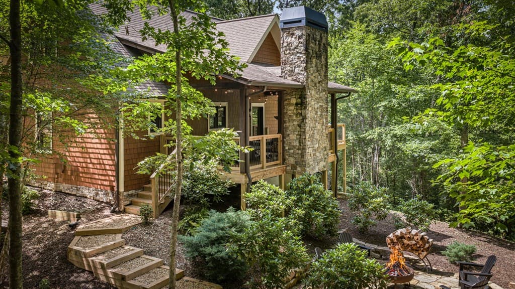 2634 Mountain Tops Road, Blue Ridge GA 30513 - Photo