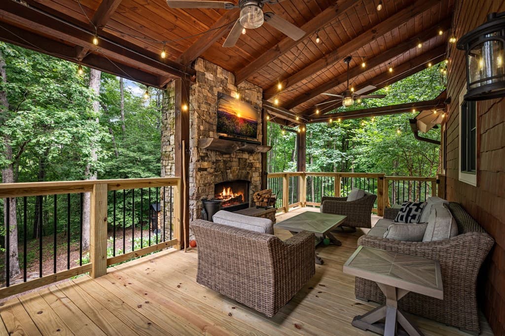 2634 Mountain Tops Road, Blue Ridge GA 30513 - Photo