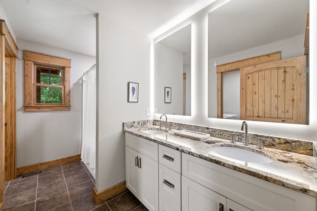 2634 Mountain Tops Road, Blue Ridge GA 30513 - Photo