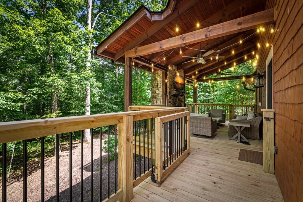 2634 Mountain Tops Road, Blue Ridge GA 30513 - Photo