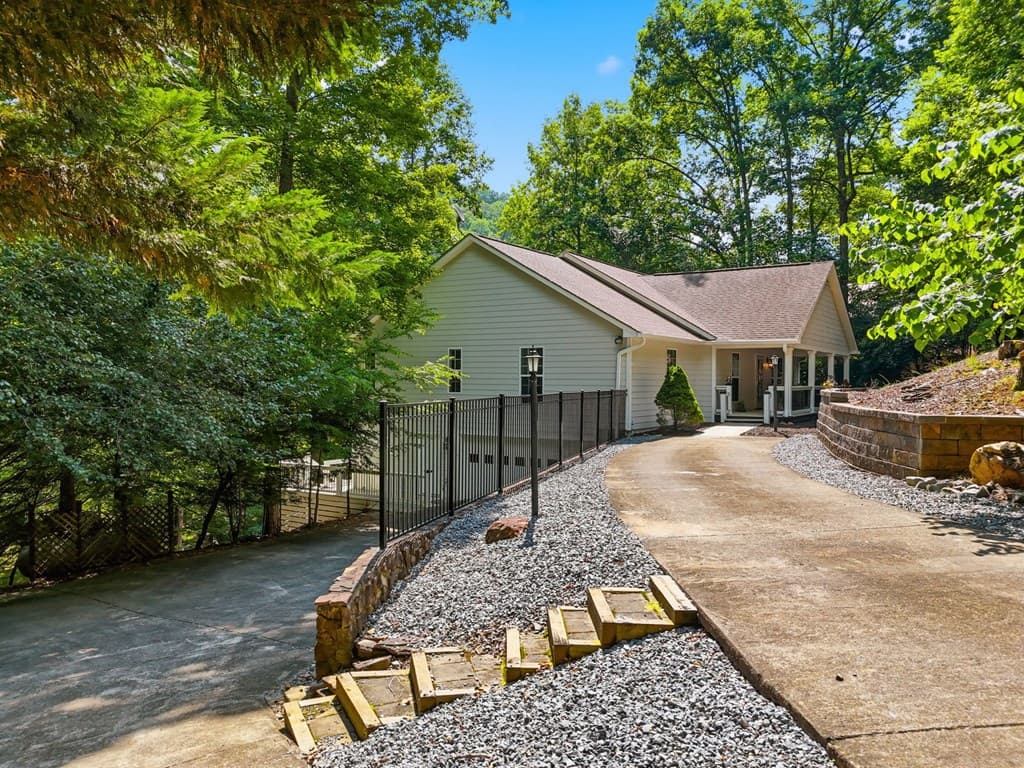 5 W Muller Lane, East Ellijay GA 30540 - Photo