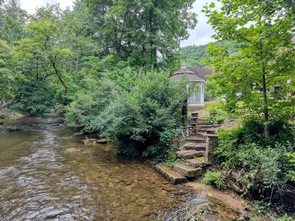 2187 Big Pine Drive, Hiawassee GA 30546 - Photo