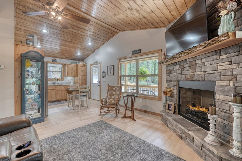 124 Lakeside Estates Drive, Hayesville NC 28904 - Photo