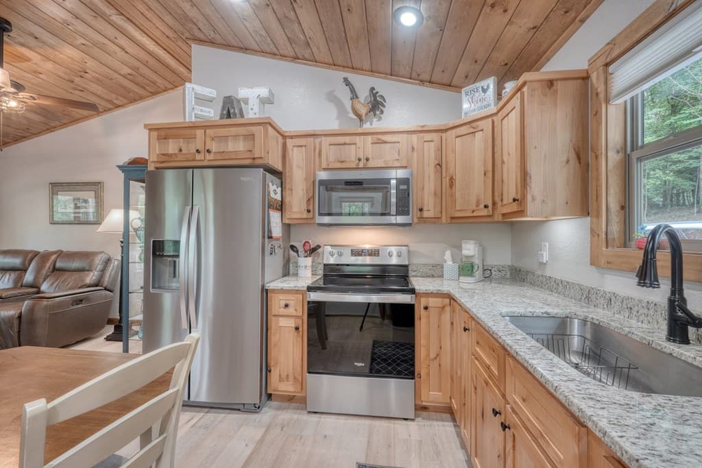 124 Lakeside Estates Drive, Hayesville NC 28904 - Photo