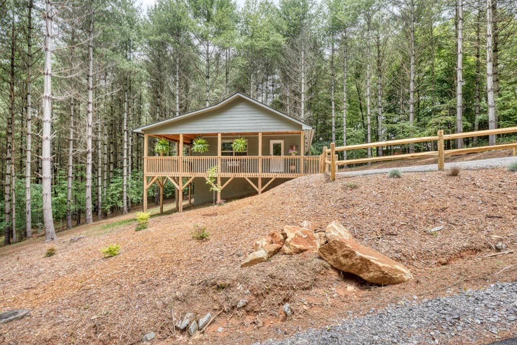 124 Lakeside Estates Drive, Hayesville NC 28904 - Photo