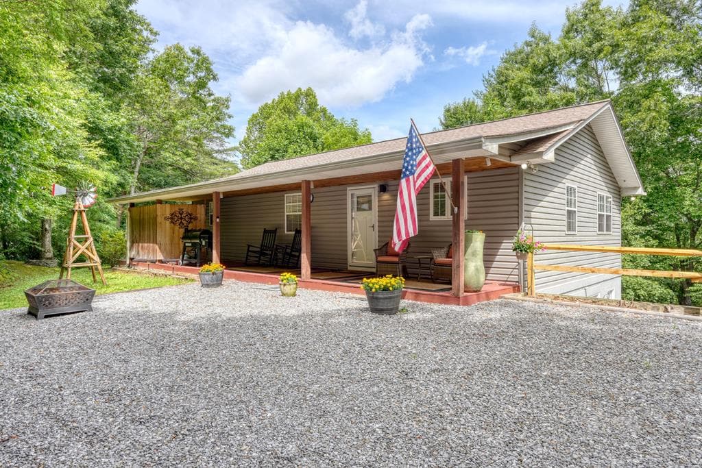 2228 Walls Mountain Road, Hiawassee GA 30546 - Primary photo
