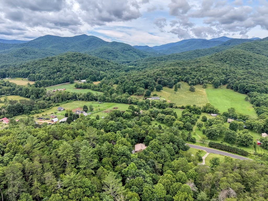 2228 Walls Mountain Road, Hiawassee GA 30546 - Photo
