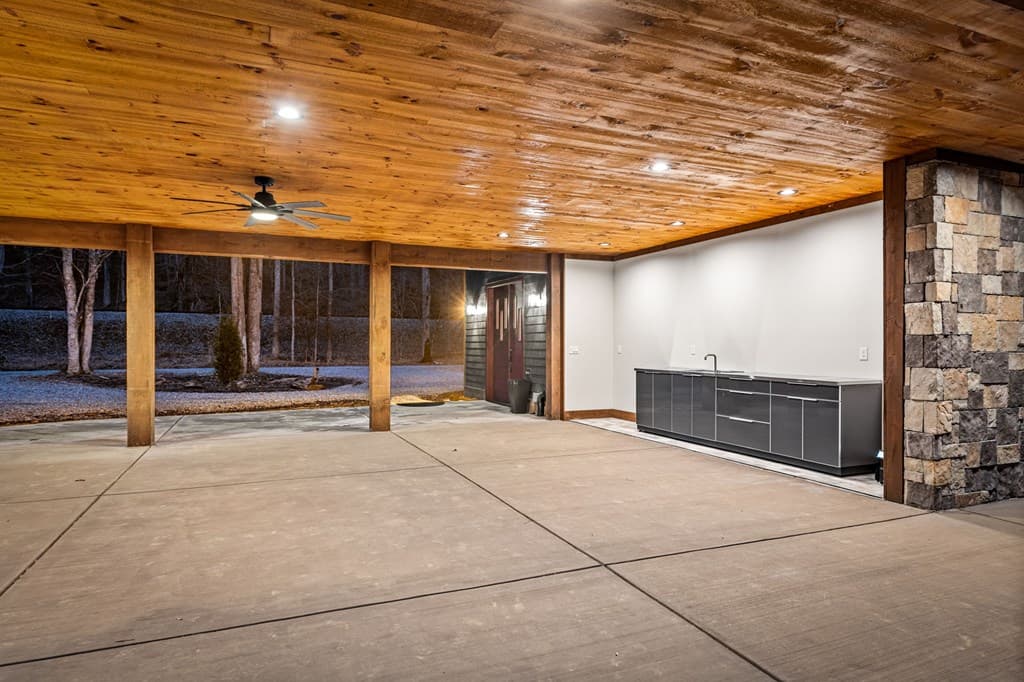 494 Riverbend Manor, Blue Ridge GA 30513 - Photo