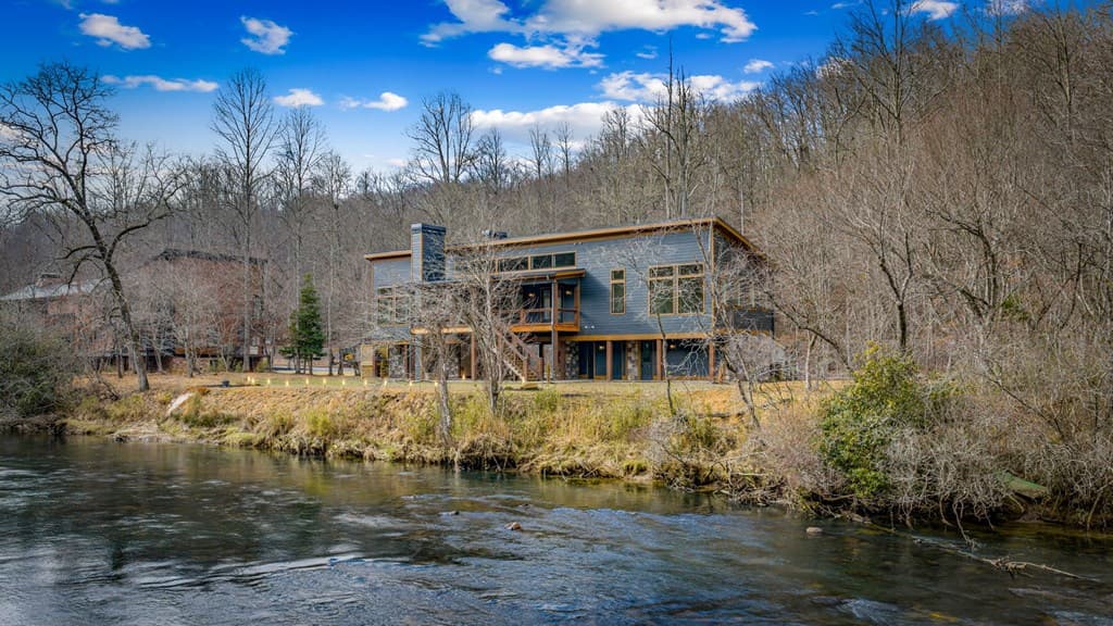 494 Riverbend Manor, Blue Ridge GA 30513 - Photo