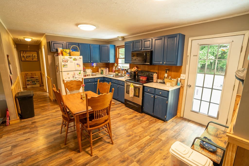 147 Lance Cove Road, Hayesville SC 29804 - Photo
