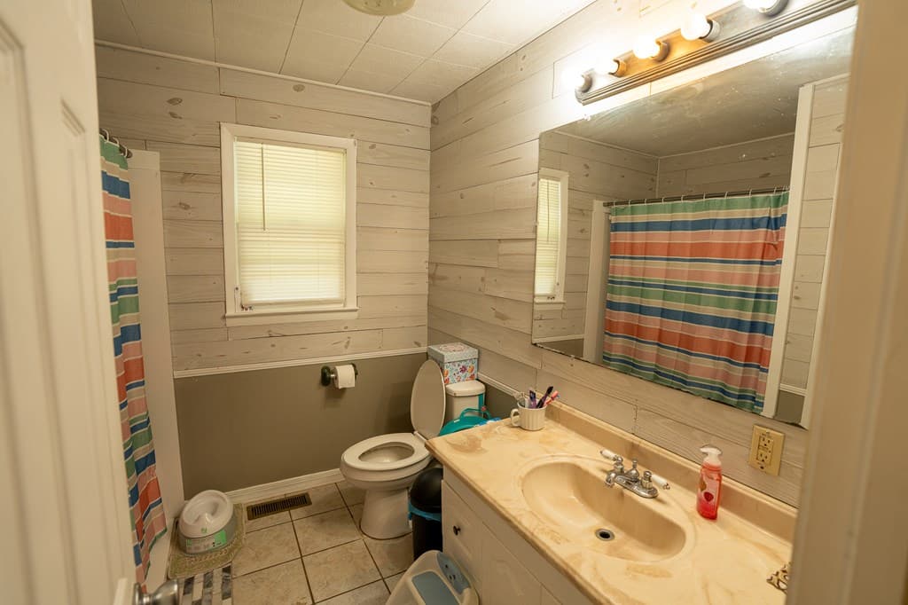 147 Lance Cove Road, Hayesville SC 29804 - Photo