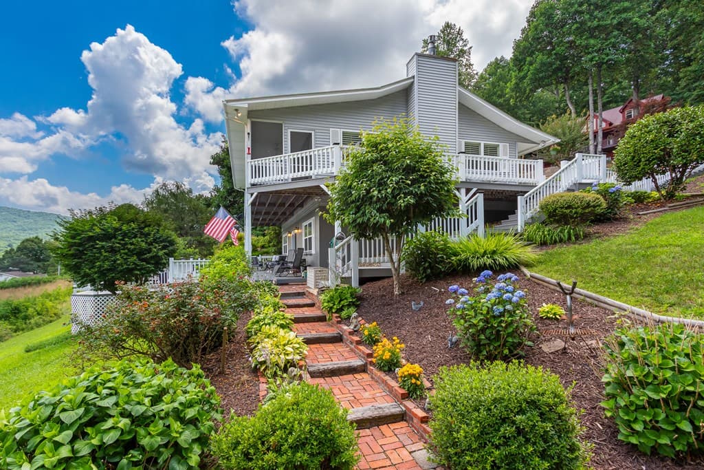 1938 Lakeview Summit Drive, Young Harris GA 30582 - Photo
