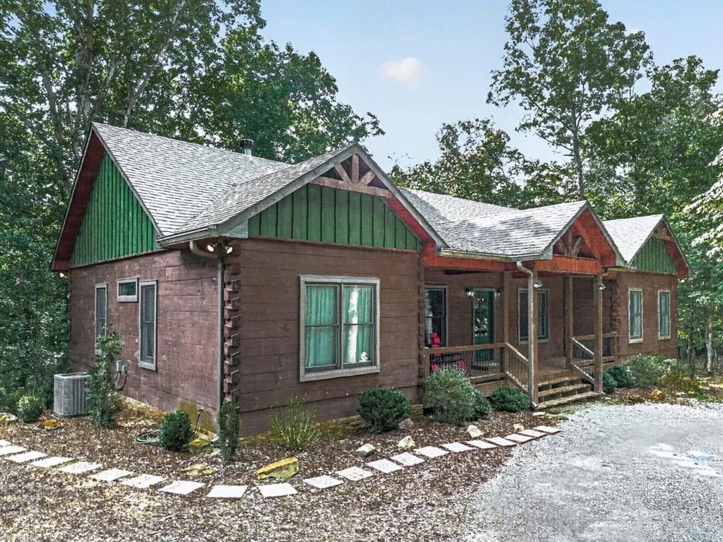 605 Toccoa Preserve Lane, Blue Ridge GA 30513 - Primary photo