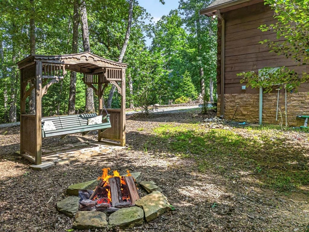 605 Toccoa Preserve Lane, Blue Ridge GA 30513 - Photo