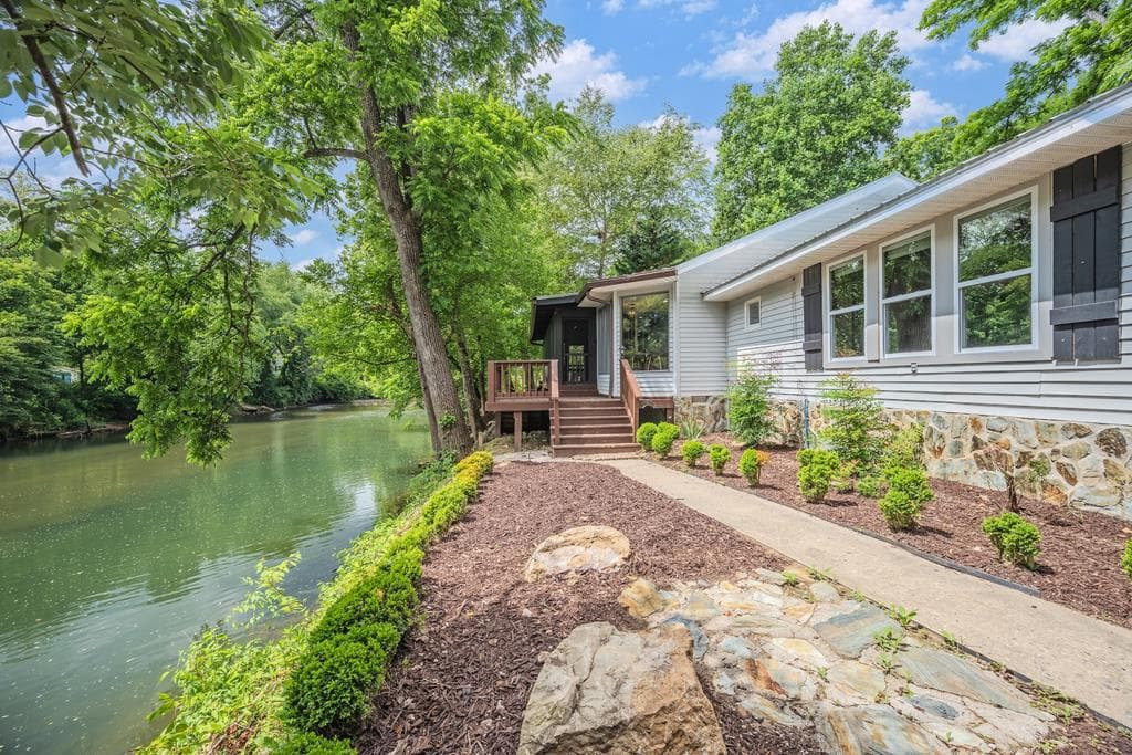 348 Beaver Ridge Road, Murphy NC 28906 - Primary photo