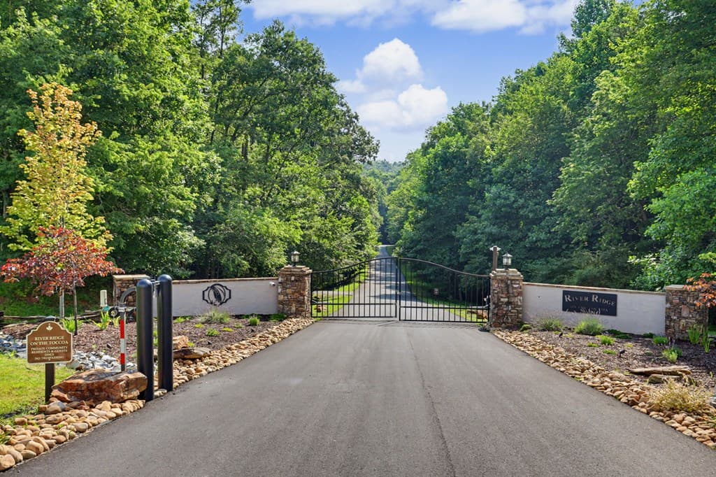 363 River Ridge Drive, Blue Ridge GA 30513 - Photo