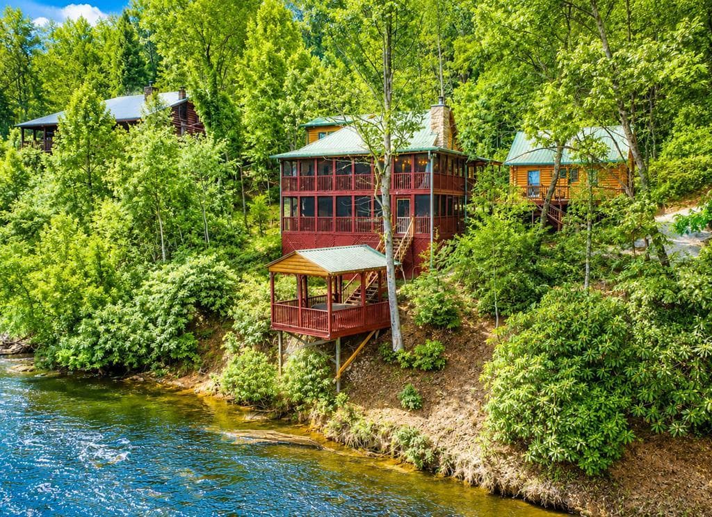 120 North Riverview Ln, Ellijay GA 30536 - Primary photo